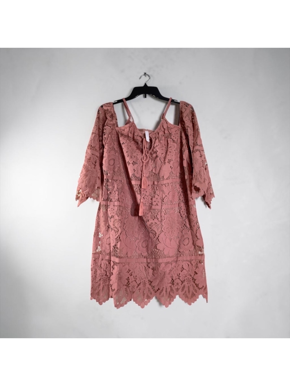 NWOT Xhilaration Women's Mauve Lace Cold Shoulder Mini Dress Small